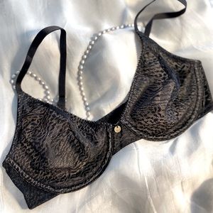 Beautiful Black Natori Mesh-Lined Underwire Bra